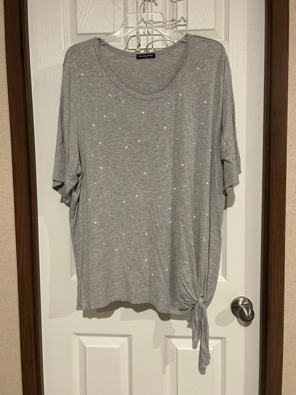 Cha-cha vente 3x Gray Short-Sleeve Tie-Hem Top with Pearl Accent